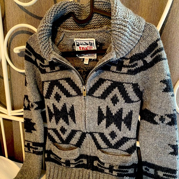 Aritzia TNA Sea to Sky Aztec cabin cardigan in Grey/Black US XS - Picture 5 of 8